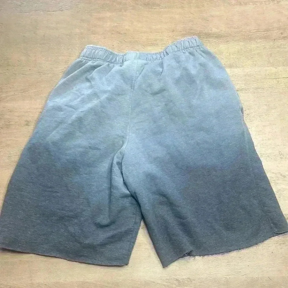 Champion shorts, size Medium. Raw hem, excellent condition. - Picture 5 of 5